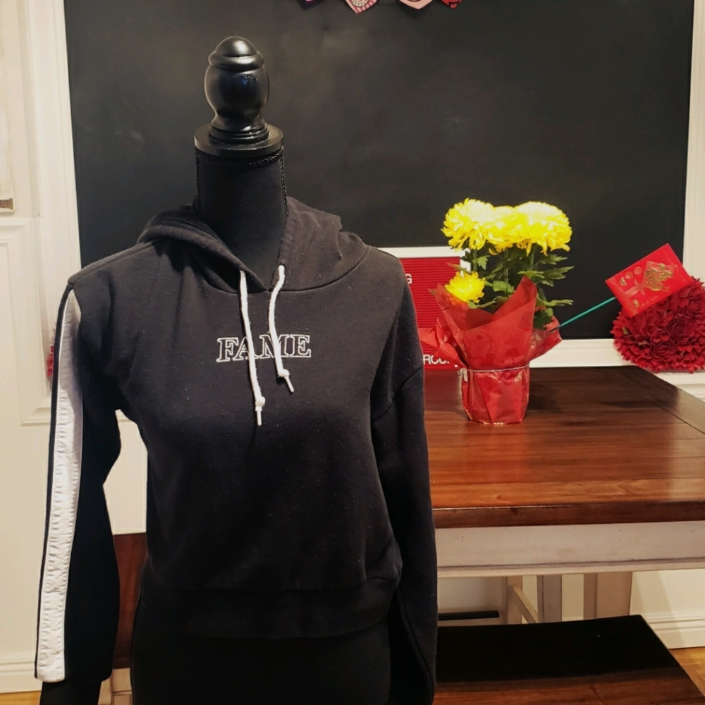 Cropped hoodie